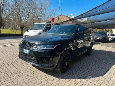 Käytetty Land Rover Range Rover Sport HSE Dynamic 249 HP (183 kW) 2018 Musta Katumaasturi
