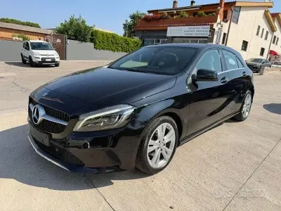Usata Mercedes A180 Executive 109 CV (80 kW) 2017 Nero Utilitaria