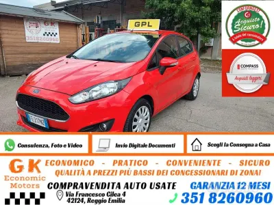Usata Ford Fiesta Titanium 95 CV (69 kW) 2016 Rosso Utilitaria