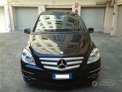Usata Mercedes B200 Premium 140 CV (102 kW) 2010 Nero Monovolume