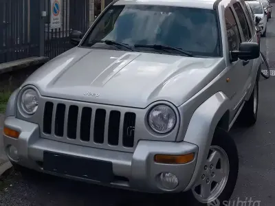Usata Jeep Cherokee 143 CV (105 kW) 2004 SUV