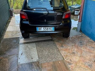 Usata Toyota Yaris 68 CV (50 kW) 1999 Nero Berlina