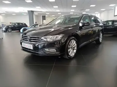 Usata VW Passat Business 150 CV (110 kW) 2022 Nero Station wagon