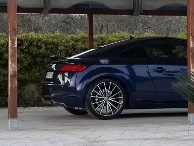 Begagnad Audi TT Ambiente 230 HK (169 kW) 2014 Blå Sportkupé