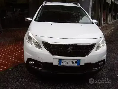 Usata Peugeot 2008 Allure 110 CV (80 kW) 2016 Bianco SUV