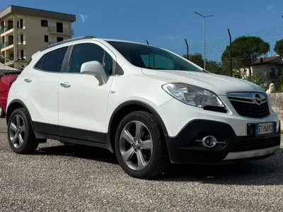 Usata Opel Mokka Cosmo 131 CV (96 kW) 2013 Bianco SUV
