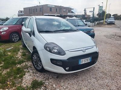 Usata Fiat Grande Punto 90 CV (66 kW) 2011 Bianco Utilitaria