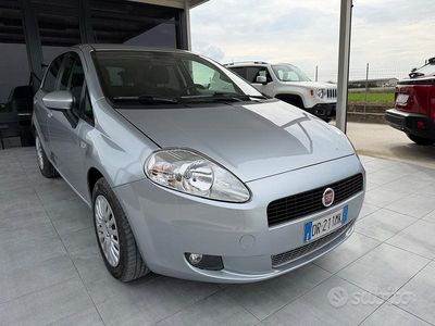 Usata Fiat Grande Punto Dynamic 75 CV (55 kW) 2008 Grigio Utilitaria