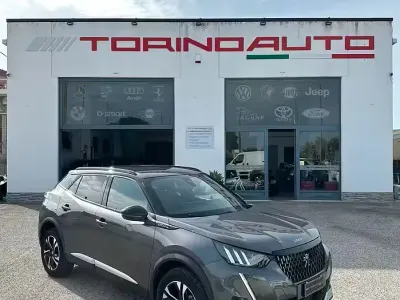 Usata Peugeot 2008 GT-line 131 CV (96 kW) 2020 Grigio SUV