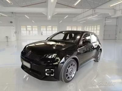 Usata Renault R5 Evolution 77 kW (106 CV) 2025 Nero Utilitaria