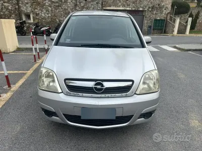 Usado Opel Meriva 75 CV (55 kW) 2007 Gris Monovolumen