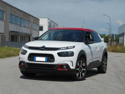 Usata Citroën C4 Shine 102 CV (75 kW) 2019 Bianco SUV