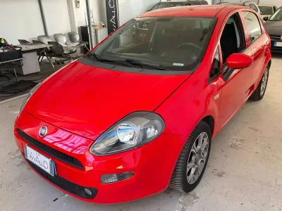 Usata Fiat Punto Street 69 CV (50 kW) 2018 Rosso Utilitaria