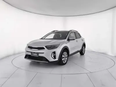 Usata Kia Stonic Edition 7 79 CV (58 kW) 2025 Argento met. SUV
