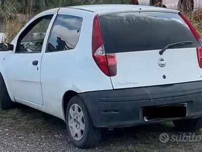 Usata Fiat Punto 69 CV (50 kW) 2005 Bianco Utilitaria