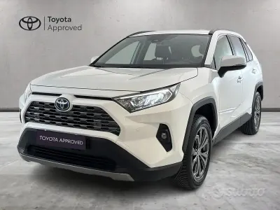 Usata Toyota RAV4 Hybrid Active 178 CV (130 kW) 2022 Bianco SUV