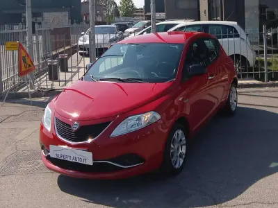 Gebraucht Lancia Ypsilon Gold 86 PS (63 kW) 2016 Rot Kleinwagen