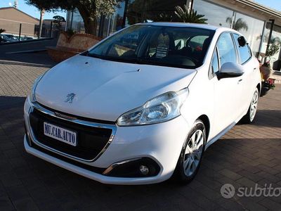 Usata Peugeot 208 Allure 75 CV (55 kW) 2017 Bianco Utilitaria