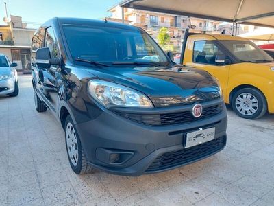 Begagnad Fiat Doblò Lounge 120 HK (88 kW) 2018 Svart Minibuss