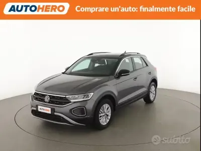 Usata VW T-Roc Life 150 CV (110 kW) 2022 Grigio SUV