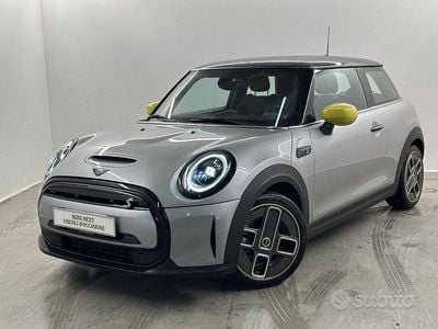Usata Mini Cooper SE 135 kW (184 CV) 2023 Melting silver iii Utilitaria