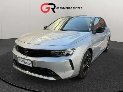 Usata Opel Astra Elegance 131 CV (96 kW) 2023 Other Utilitaria