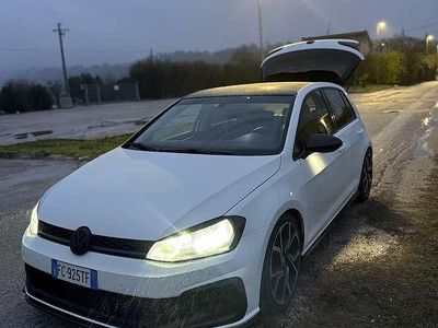 Usata VW Golf VII Highline 110 CV (80 kW) 2015 Berlina