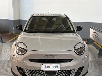 Usata Fiat 600 La Prima 100 CV (73 kW) 2025 Beige SUV