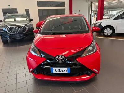 Usata Toyota Aygo Cool 69 CV (50 kW) 2016 Rosso Utilitaria