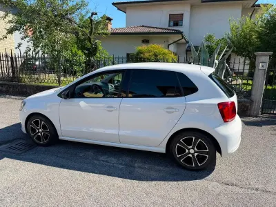 Usata VW Polo Comfortline 75 CV (55 kW) 2013 Bianco Utilitaria