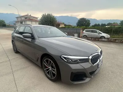 Usata BMW 530 M Sport 249 CV (183 kW) 2021 Grigio Station wagon