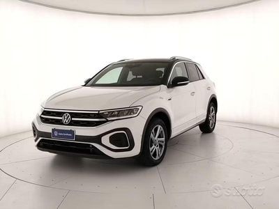 Usata VW T-Roc R-line 150 CV (110 kW) 2023 Pure white nero SUV