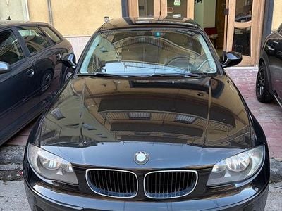 Usata BMW 118 143 CV (105 kW) 2011 Nero Utilitaria