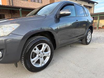 Usata Toyota RAV4 Luxury 150 CV (110 kW) 2009 Marrone SUV