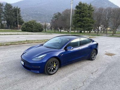 Usata Tesla Model 3 235 kW (320 CV) 2021 Blu/azzurro Berlina