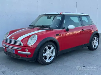 Usata Mini Cooper 116 CV (85 kW) 2004 Rosso Utilitaria