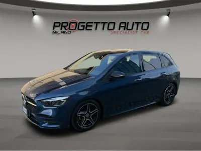 Usata Mercedes B180 AMG Line Premium 136 CV (100 kW) 2023 Blu/azzurro Utilitaria