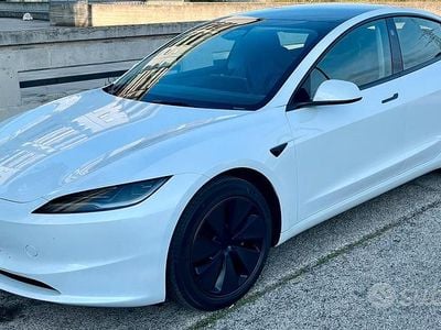 Usata Tesla Model 3 Long Range RWD 366 kW (498 CV) 2025 Bianco Berlina