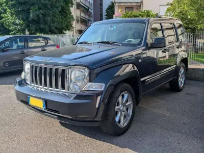 Usata Jeep Cherokee Limited 177 CV (130 kW) 2009 Blu/azzurro SUV