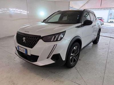 Usata Peugeot 2008 GT 131 CV (96 kW) 2023 Bianco madreperla SUV