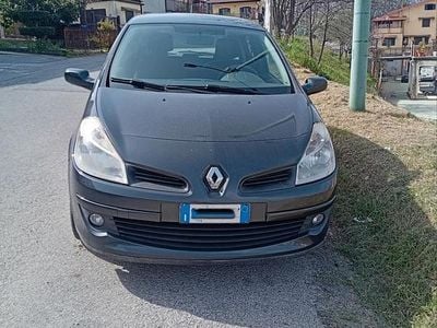 Usata Renault Clio II 75 CV (55 kW) 2005 Nero
