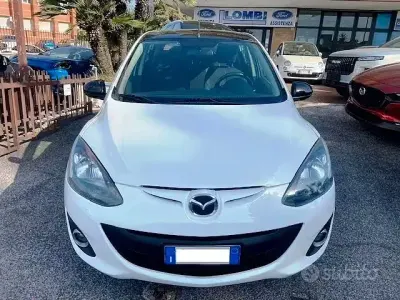 Usata Mazda 2 Trendy 75 CV (55 kW) 2013 Bianco Utilitaria
