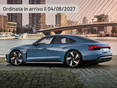Nuova Audi e-tron GT quattro Performance 163 kW (222 CV) 2025 Argento Berlina