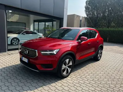 Usata Volvo XC40 Inscription 129 CV (94 kW) 2022 Rosso SUV