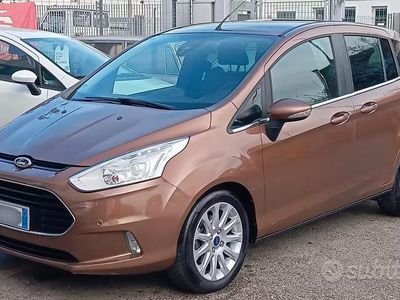 Usata Ford B-MAX 100 CV (73 kW) 2015 Marrone Monovolume