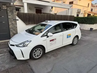 Usata Toyota Prius+ Lounge 99 CV (72 kW) 2021 Monovolume