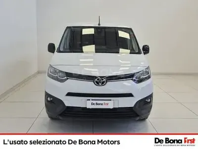 Begagnad Toyota Proace City City 131 HK (96 kW) 2022 Vit Minibuss