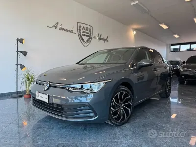 Usata VW Golf VIII Style 110 CV (80 kW) 2022 Grigio Berlina