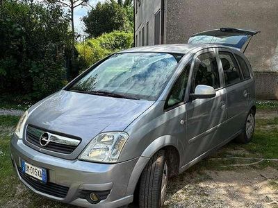Usado Opel Meriva Enjoy 105 CV (77 kW) 2007 Gris Monovolumen