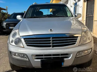 Usata SsangYong Rexton II 165 CV (121 kW) 2006 Grigio SUV